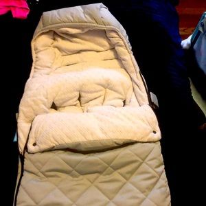 Stroller comforter with zipper uppababy